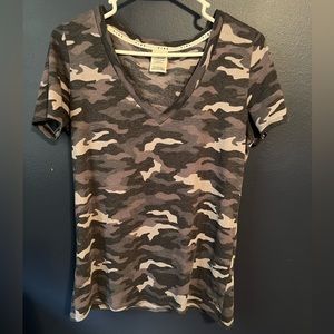 VS Pink shirt sleeve shirt